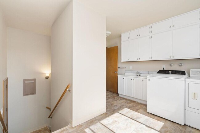 Building Photo - 3041 Co Rd 46