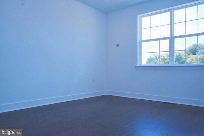 Building Photo - 105 Stoutsburg Blvd