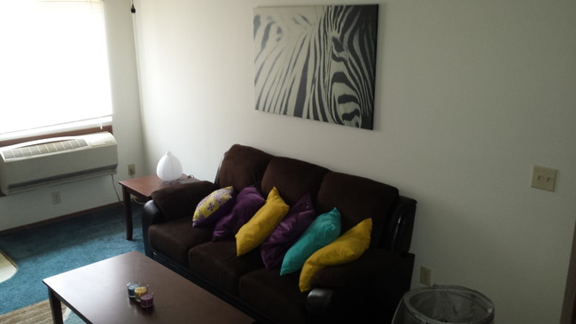 Vernon Stables 1 BR - 608 Kingsley St