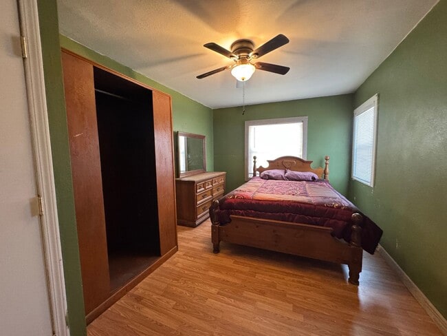 Building Photo - fully furnished 3-bedroom, 2-bathroom