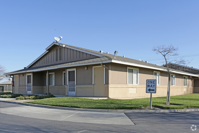 Building Photo - Midland Manor Apartments