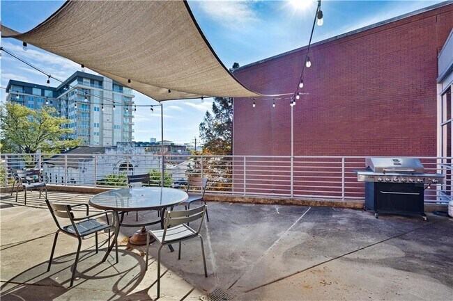 Building Photo - 572 Edgewood Ave NE
