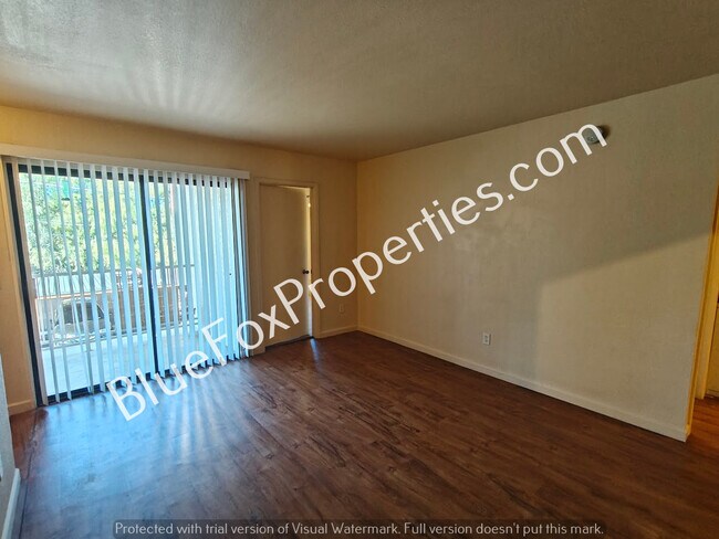 Building Photo - 3357 N Country Club Rd