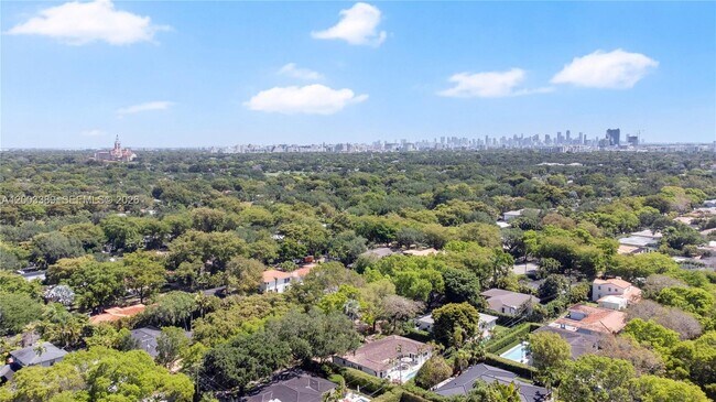 Building Photo - 1524 Siena Ave