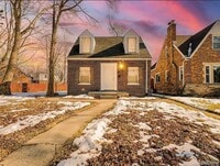 Building Photo - 9744 Lakepointe St