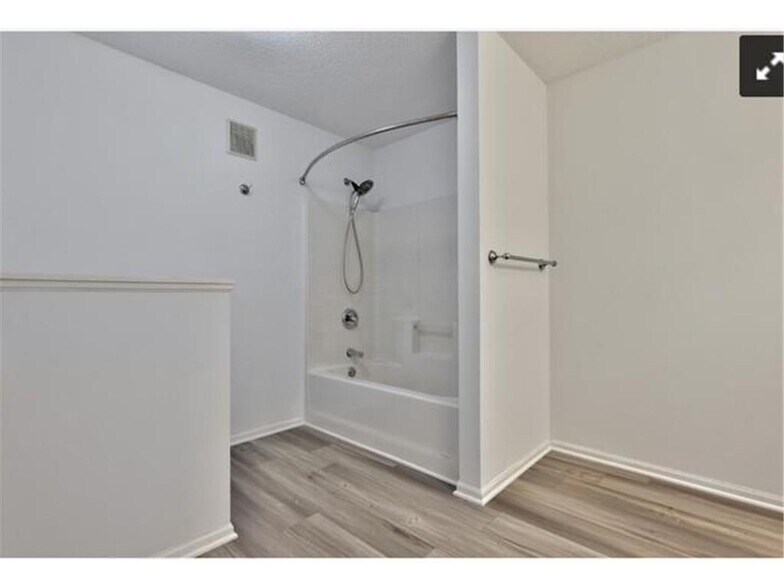 Building Photo - 13903 Erwin Ct