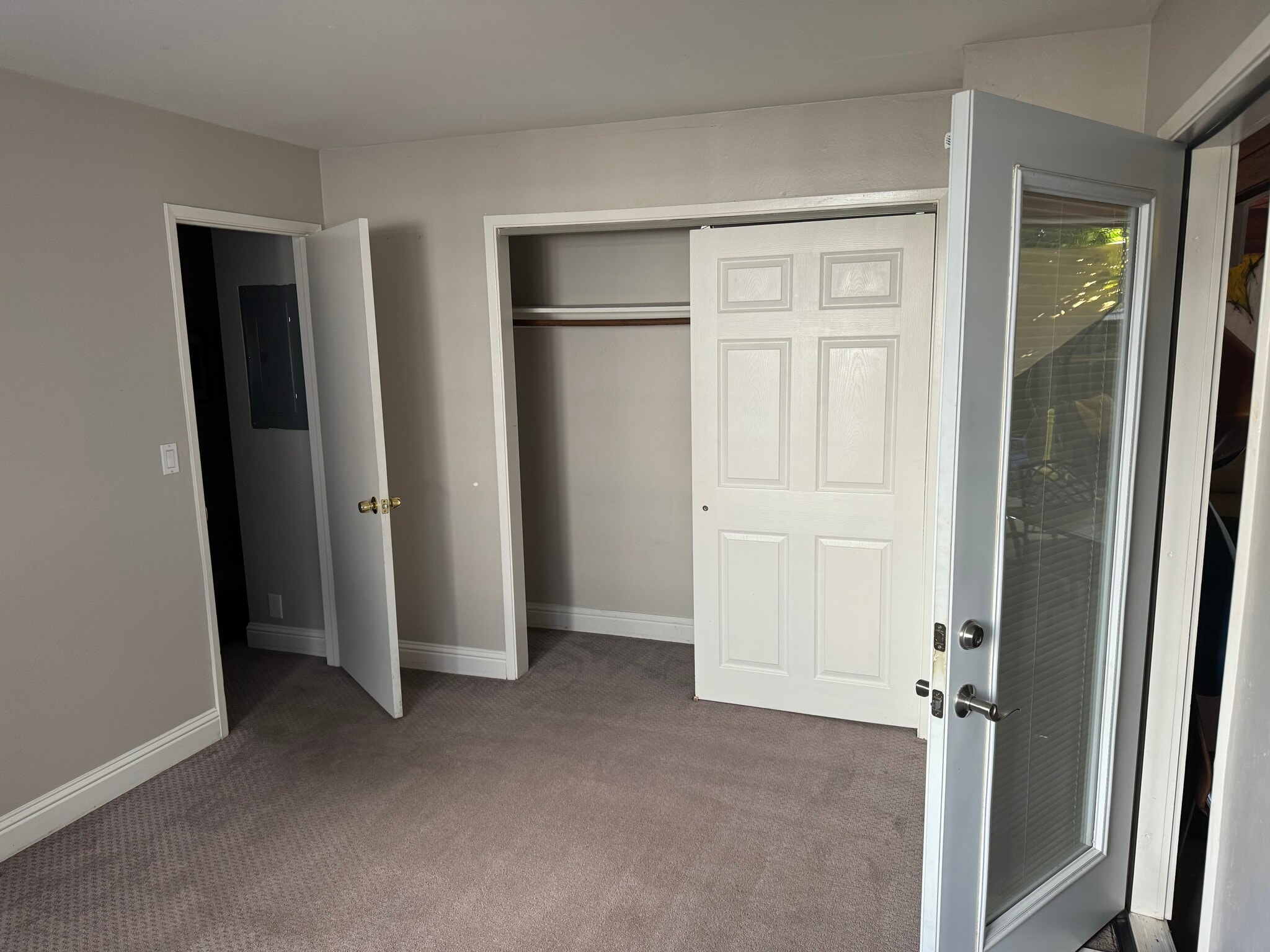 Building Photo - 135 Bixby St