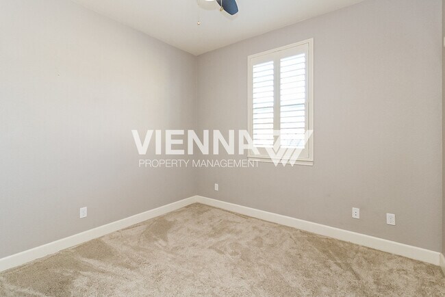 Building Photo - 400 Dormarin Pl