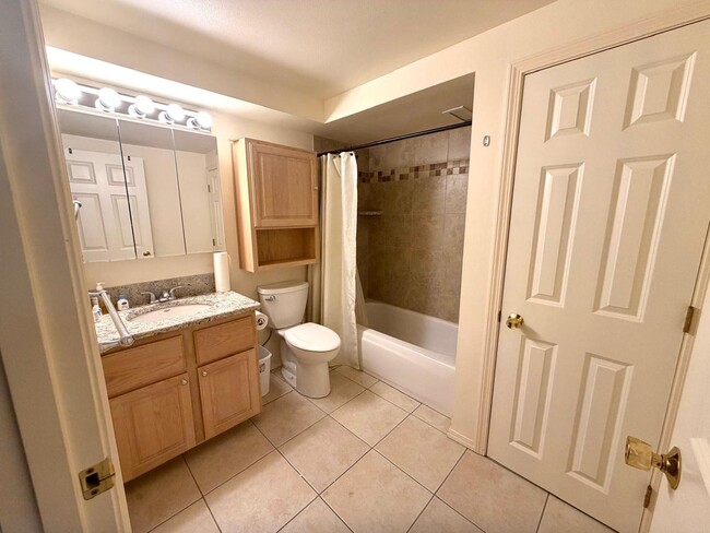 Building Photo - 2831 Hawkstone Ct