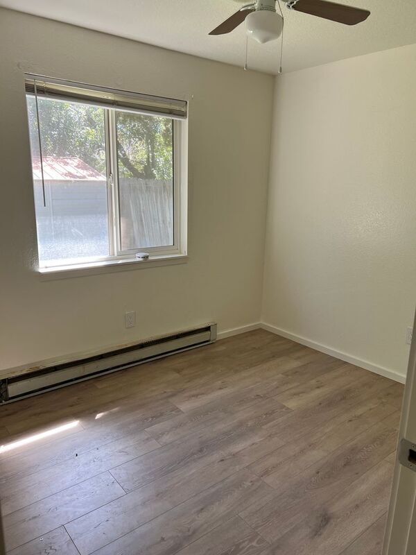 Building Photo - 1760 S Barlow Ln