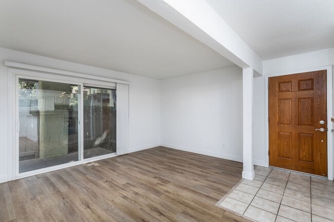 Primary Photo - Villa Borgata Condo with Newer Flooring, P...