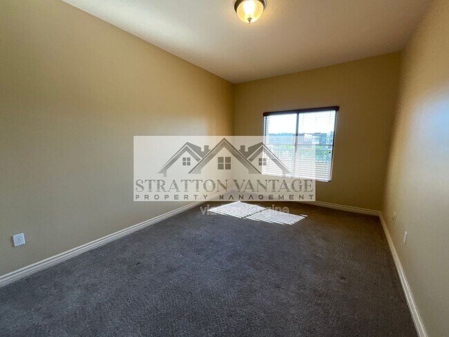 Building Photo - 5350 E Deer Valley Dr