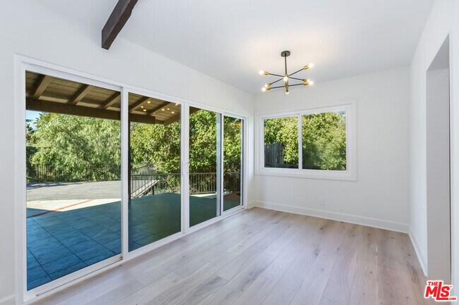 Building Photo - 835 Camino Santos Reyes