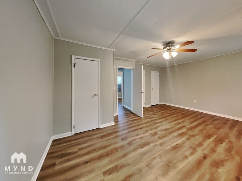 Building Photo - 2225 Lisa Ann Dr