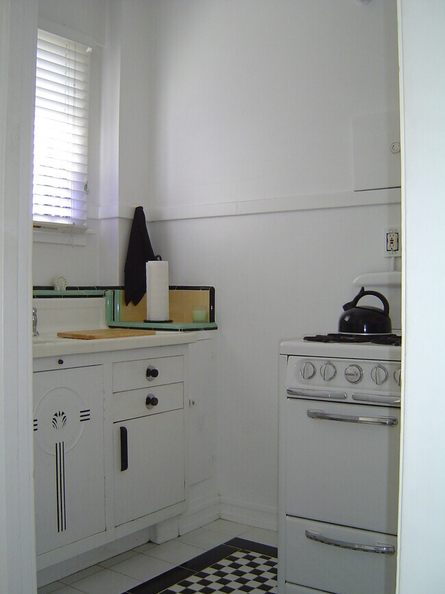 Building Photo - 10 Atlantic Ave