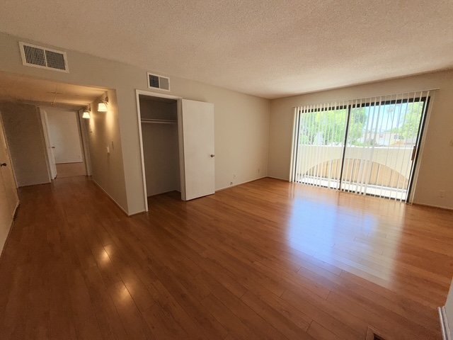 Building Photo - 430 E San Jose Ave