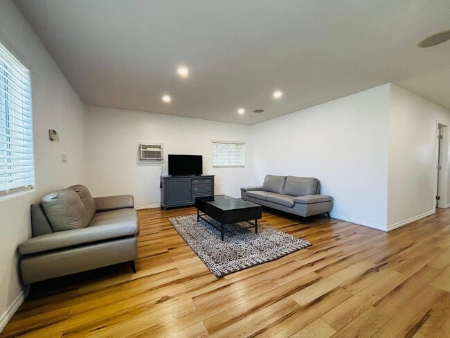 Building Photo - 16875 Orangecrest Ct