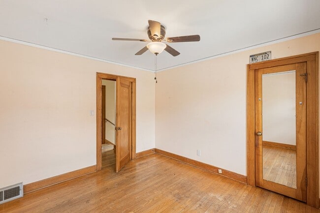 Building Photo - Charming 4 Bed, 2 Bath Home Steps from Elmwood Park