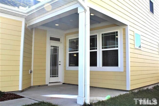 Building Photo - 1133 Pemberly Ave