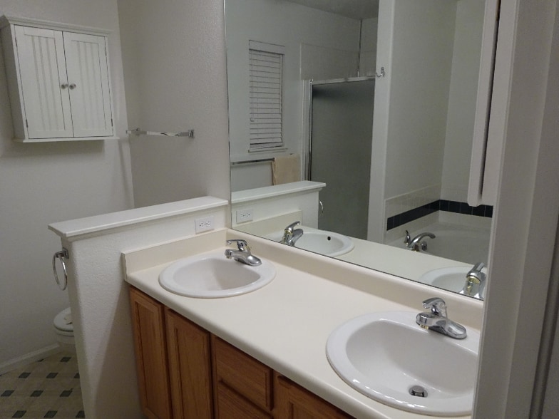 Building Photo - 2930 W Stuart St