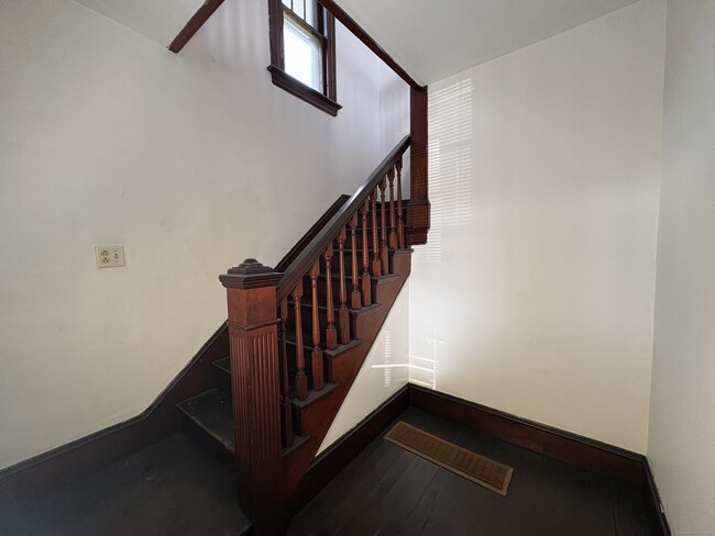 Building Photo - 118 New Haven Ave