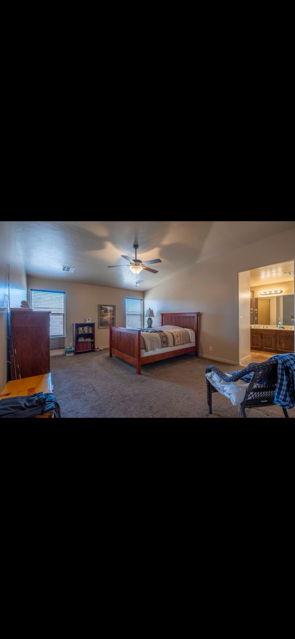 Building Photo - 3011 E Crimson Ridge Dr