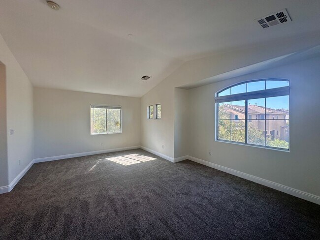 Building Photo - 4 BED 3 BATH HOME W/BONUS ROOM IN GATED COMMUNITY