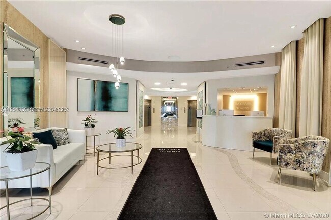 Building Photo - 3301 NE 5th Ave