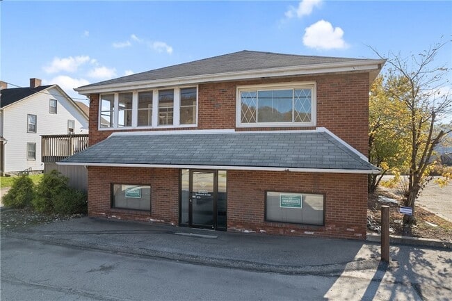 Building Photo - 1001 5th St