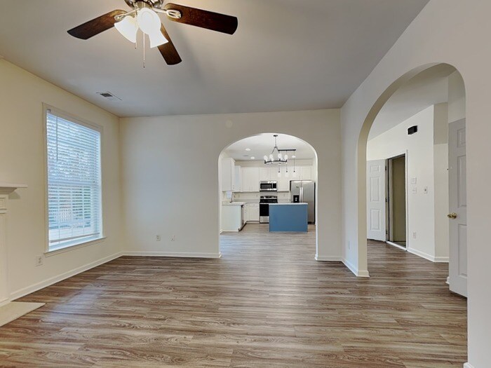 Building Photo - 5859 Crimson Oak Ct