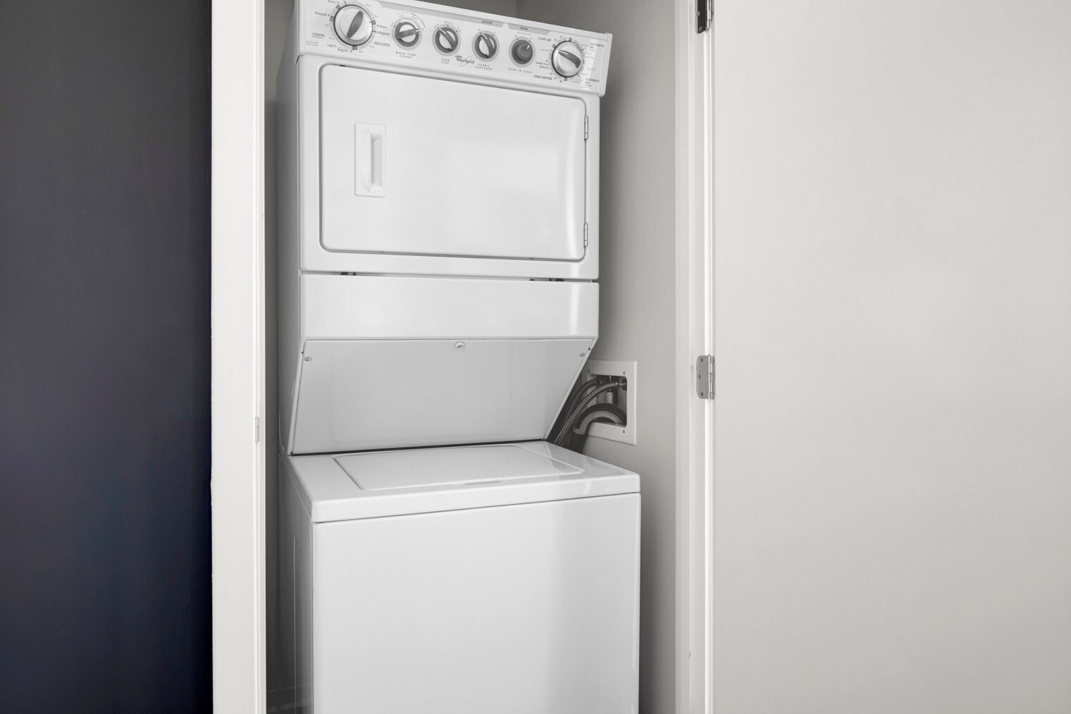 Building Photo - 45 Stuart St