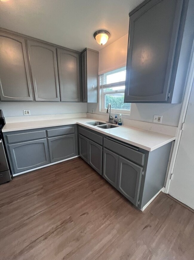 Building Photo - Imperial Beach! Coastal Charm Meets Everyd...