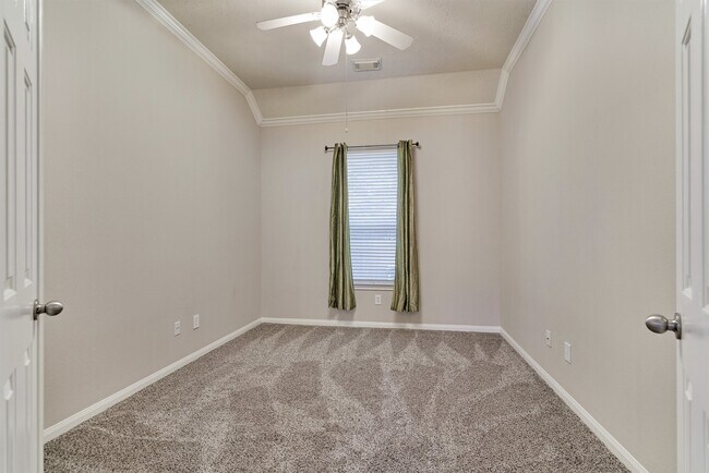 Building Photo - 126 S Regan Mead Cir