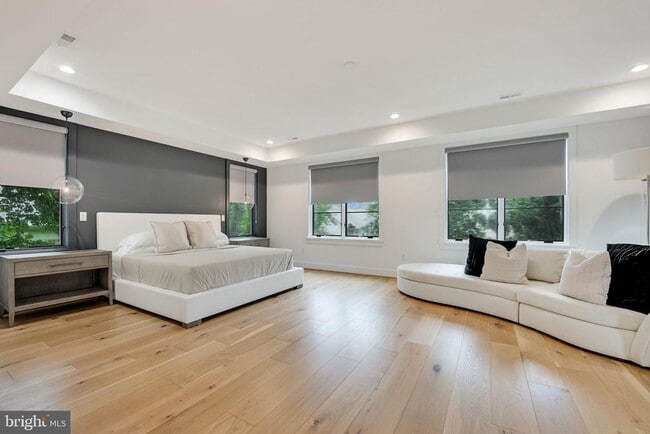 Building Photo - 1452 Buena Vista Ave