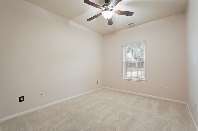 Building Photo - 18303 Heathridge Ln