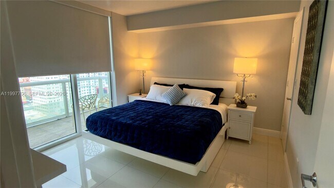 Building Photo - 50 Biscayne Blvd
