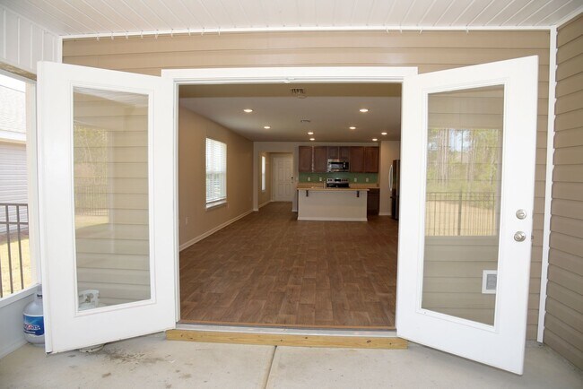 Building Photo - Highly desirable Hammock Bay home!