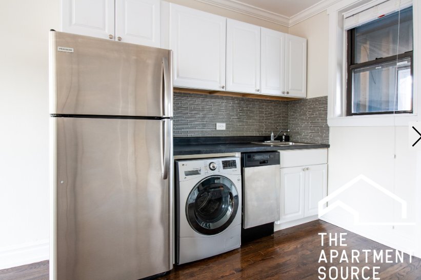 Building Photo - 1056 W Lill Ave