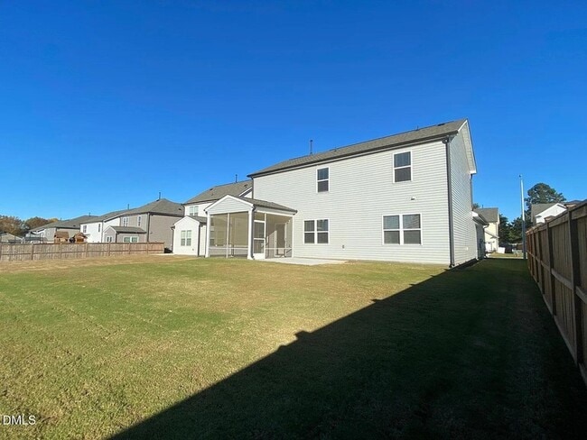 Building Photo - 2124 Fox Chapel Pl