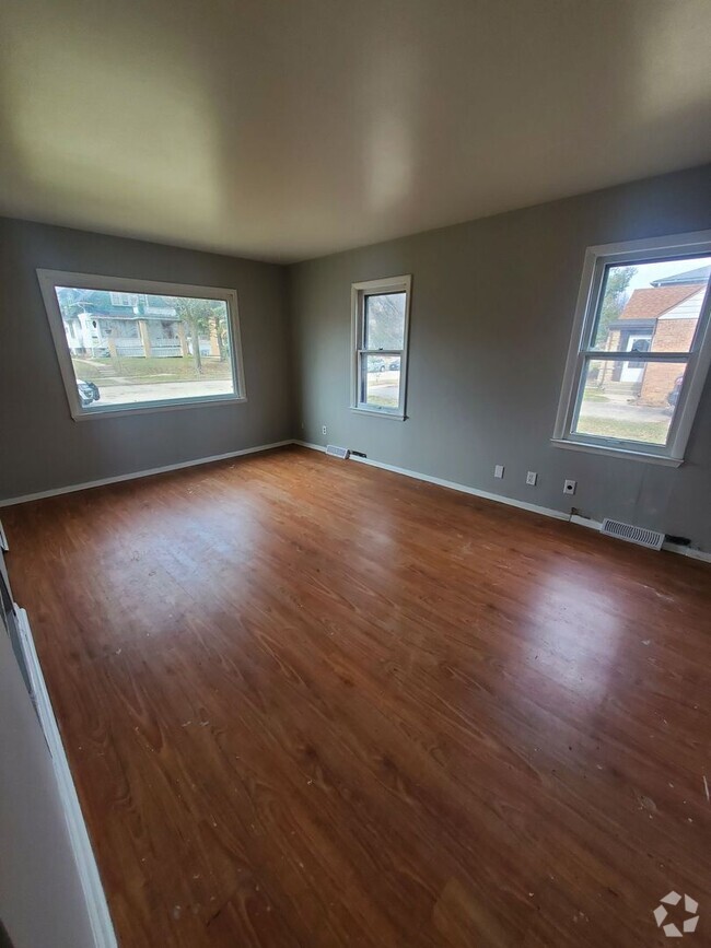 Building Photo - 5834-5836 N 69th St. (Duplex)