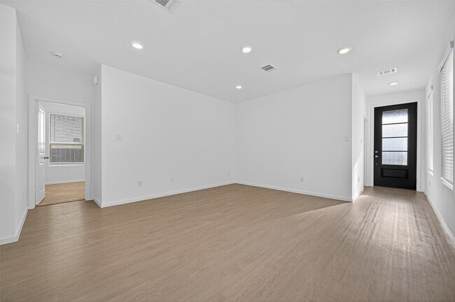 Building Photo - 6411 Laguna Terra Dr