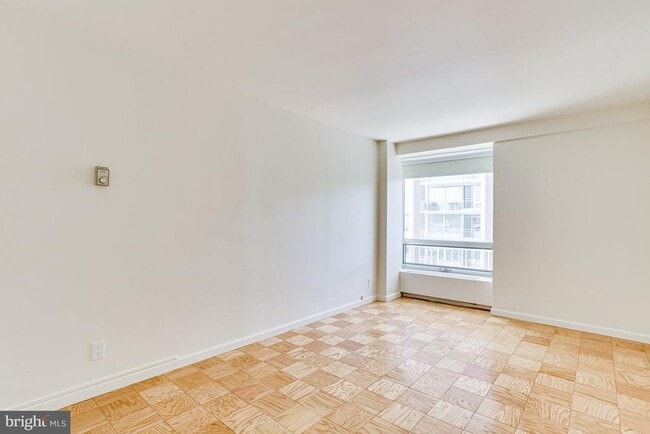 Building Photo - 1425 4th St SW