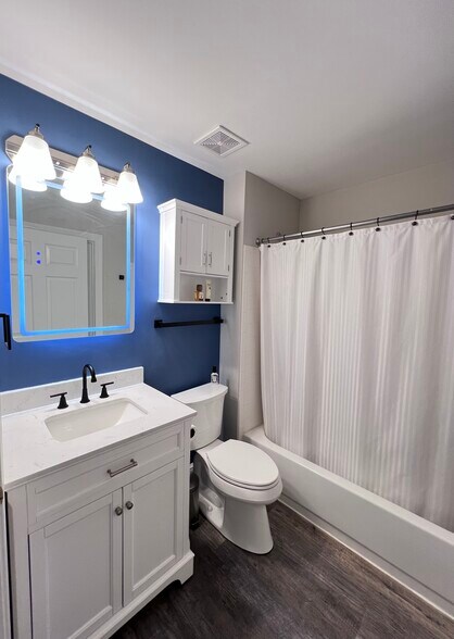 Building Photo - 8317 Bluebird Way