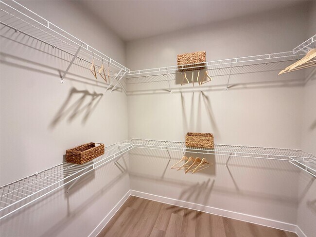 Building Photo - 1610 Campbell Rd