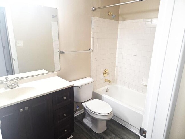 Building Photo - 4240 Village Pkwy Cir E