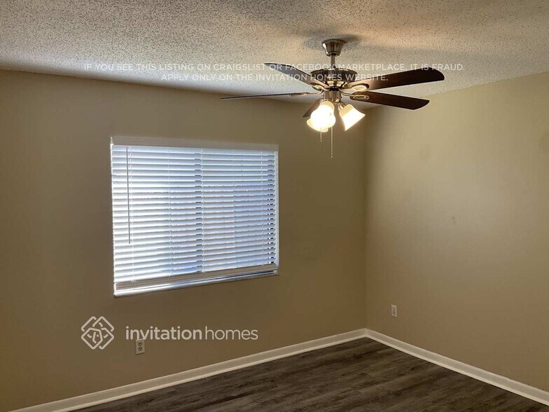 Building Photo - 1502 Carter Oaks Dr