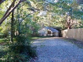 Building Photo - 1421 Lynn Rd