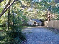 Building Photo - 1421 Lynn Rd