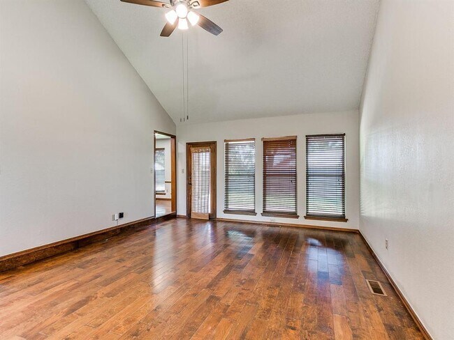 Building Photo - 4721 Persimmon Ct