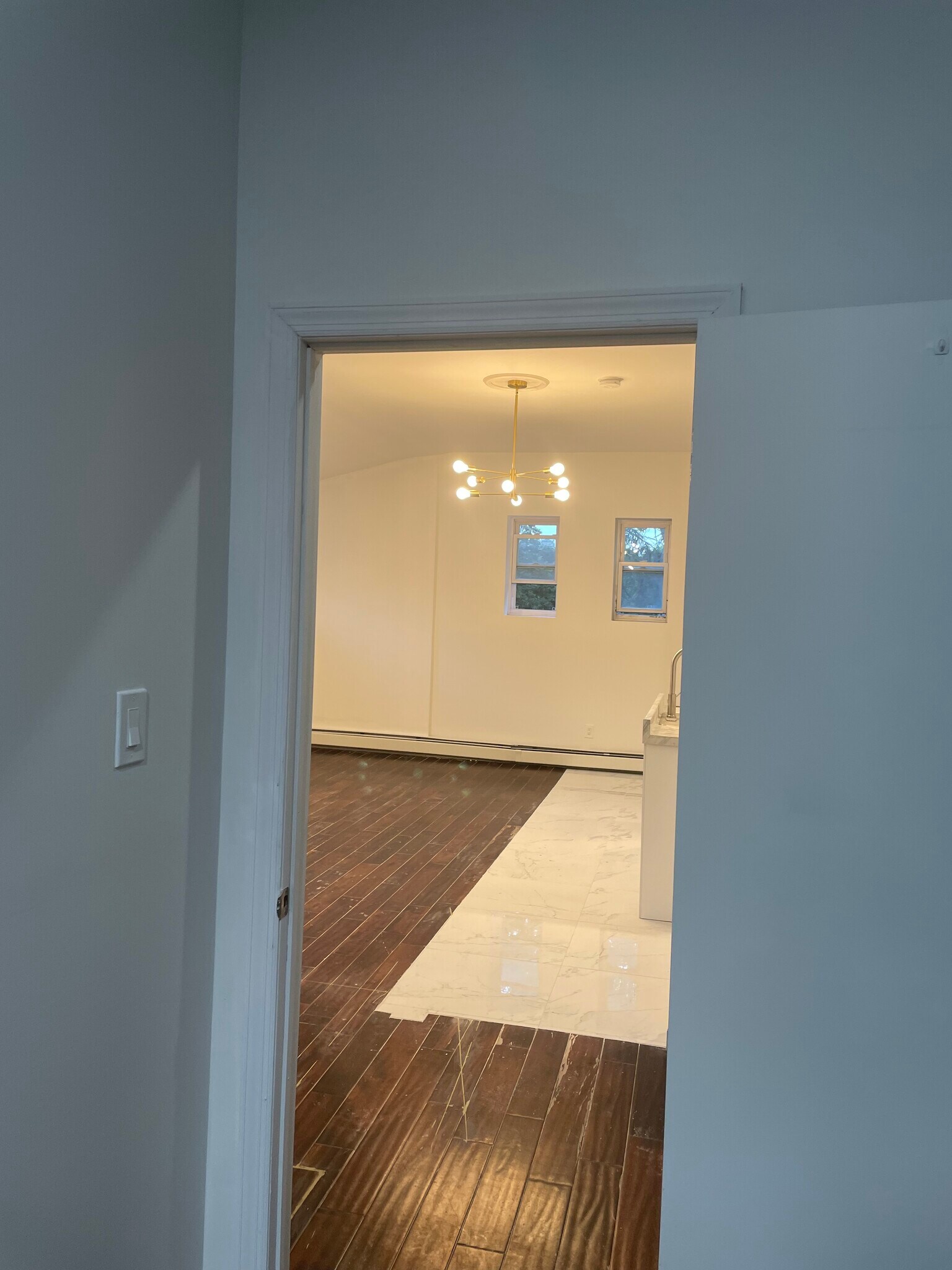 Building Photo - 12 S Lake Ave